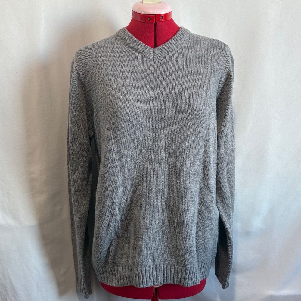 Elegant Gray V-Neck Sweater for Women XL48